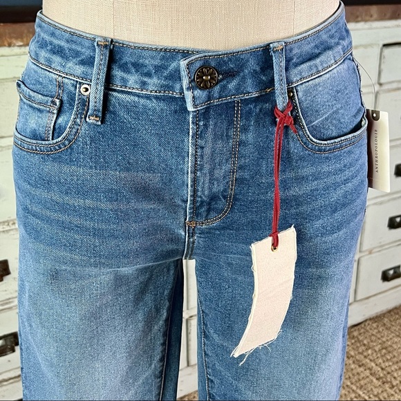 Anthropologie Driftwood Embroidered Flare Jeans Size 26 - Picture 2 of 14